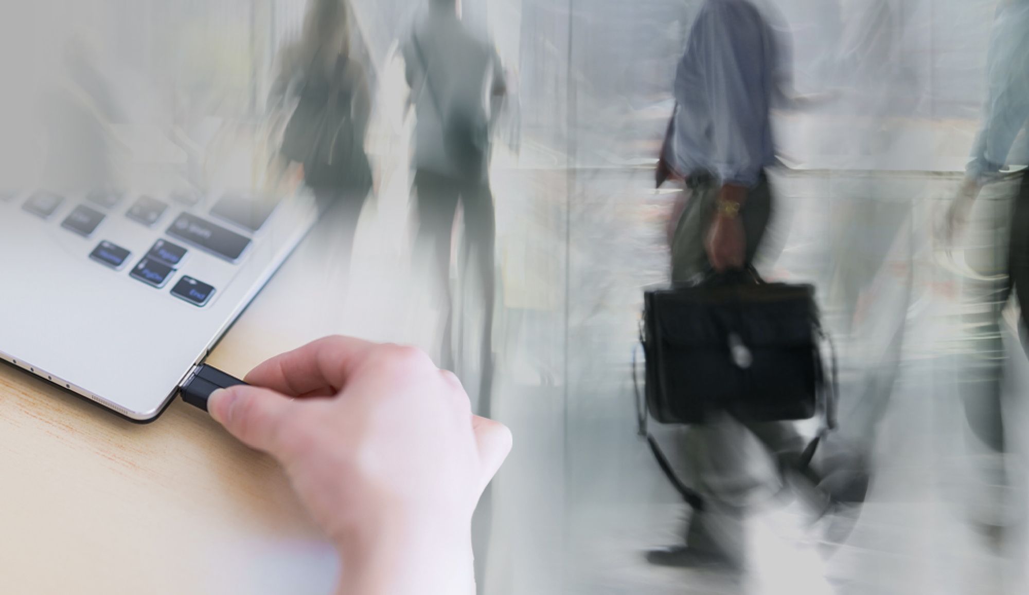 「手土産転職」などの内部不正による情報漏えい