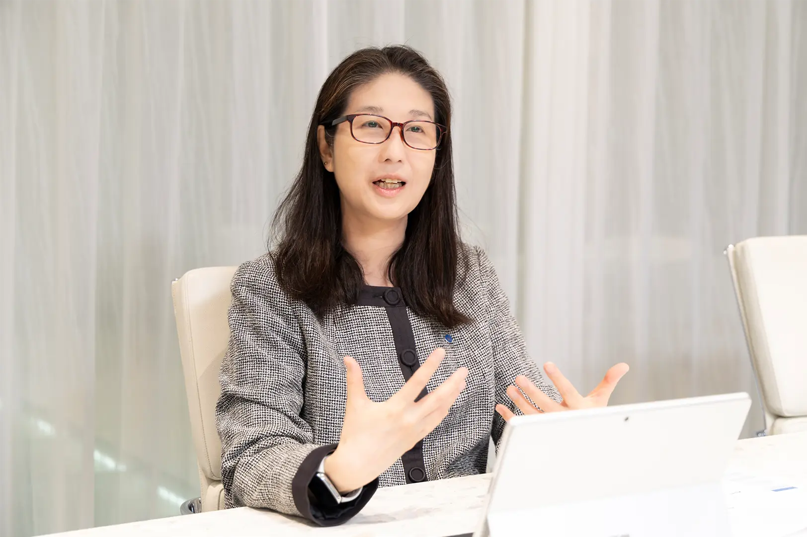 下城 理重子氏